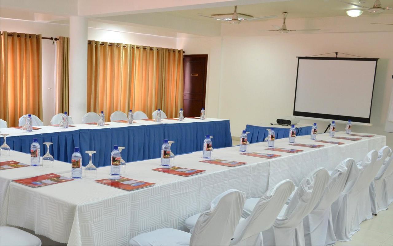 Ramada Resort Accra Buitenkant foto