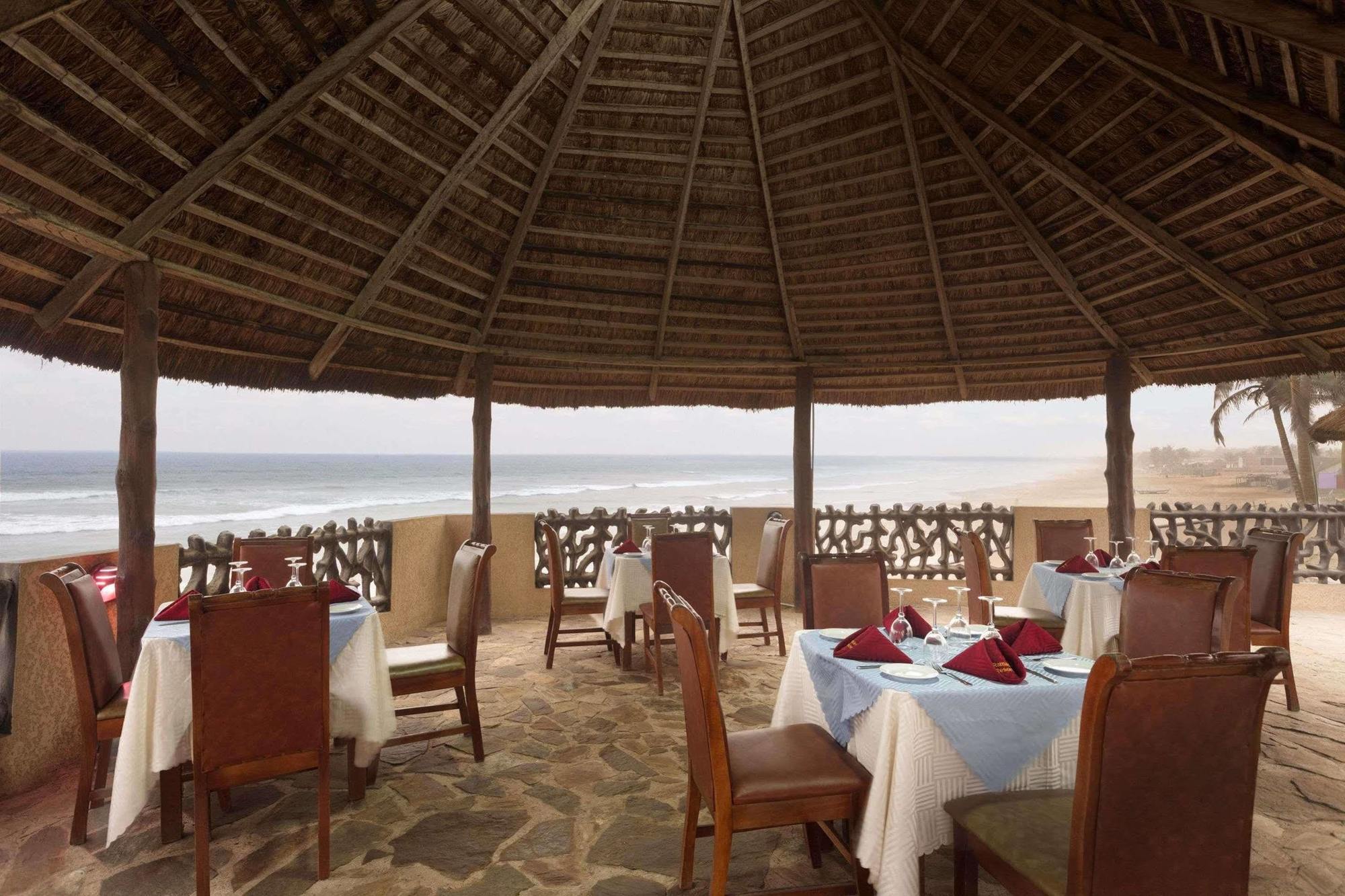 Ramada Resort Accra Buitenkant foto
