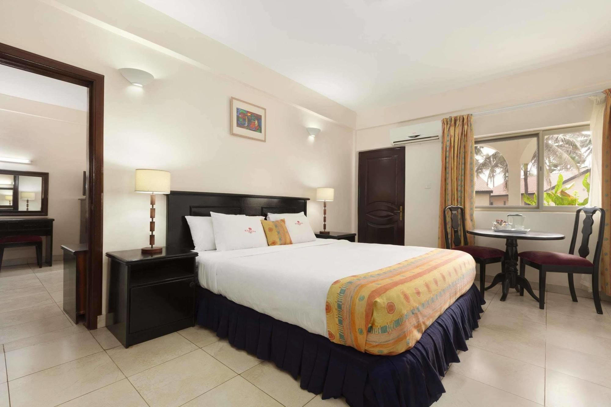 Ramada Resort Accra Buitenkant foto