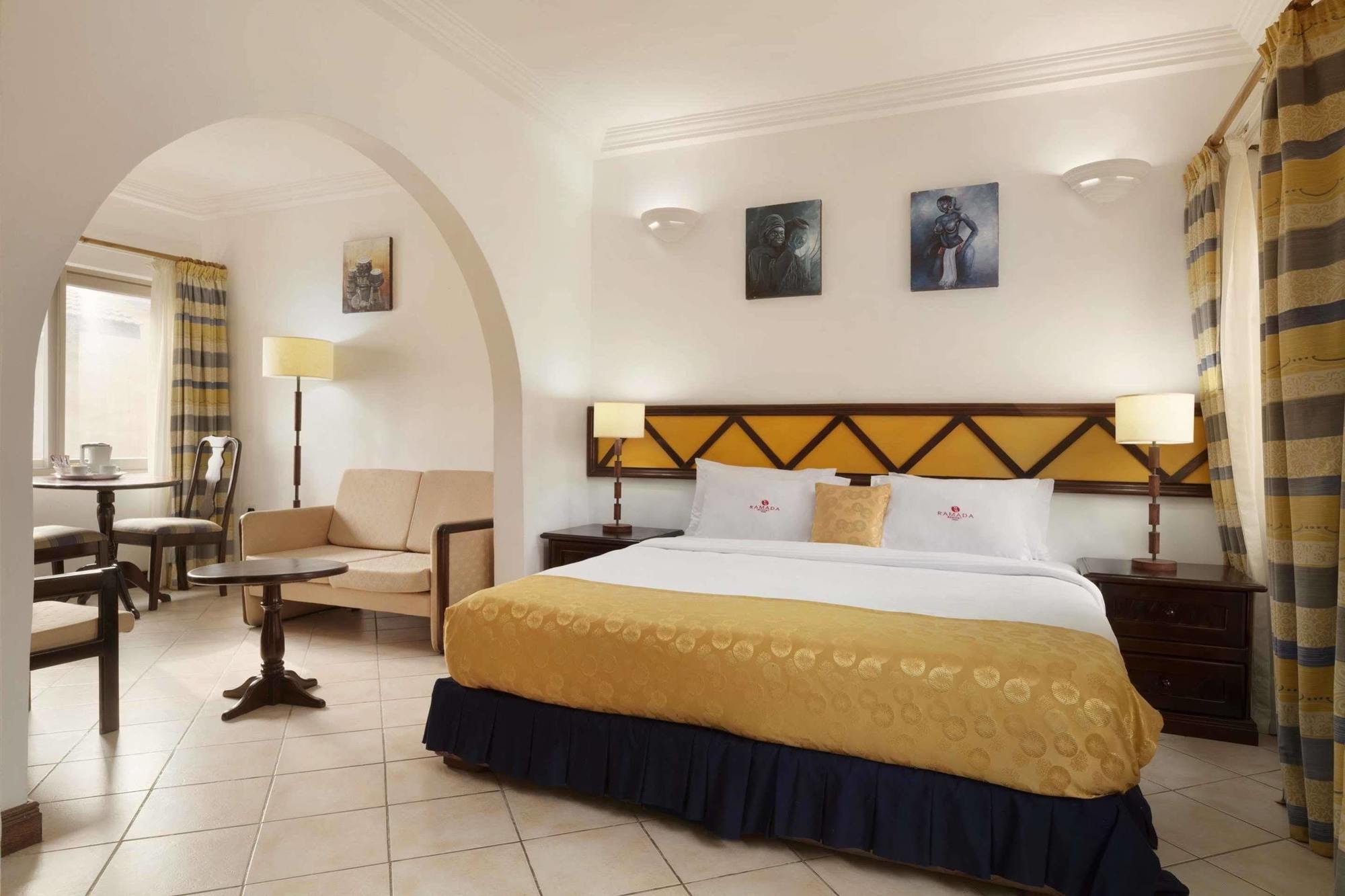 Ramada Resort Accra Buitenkant foto