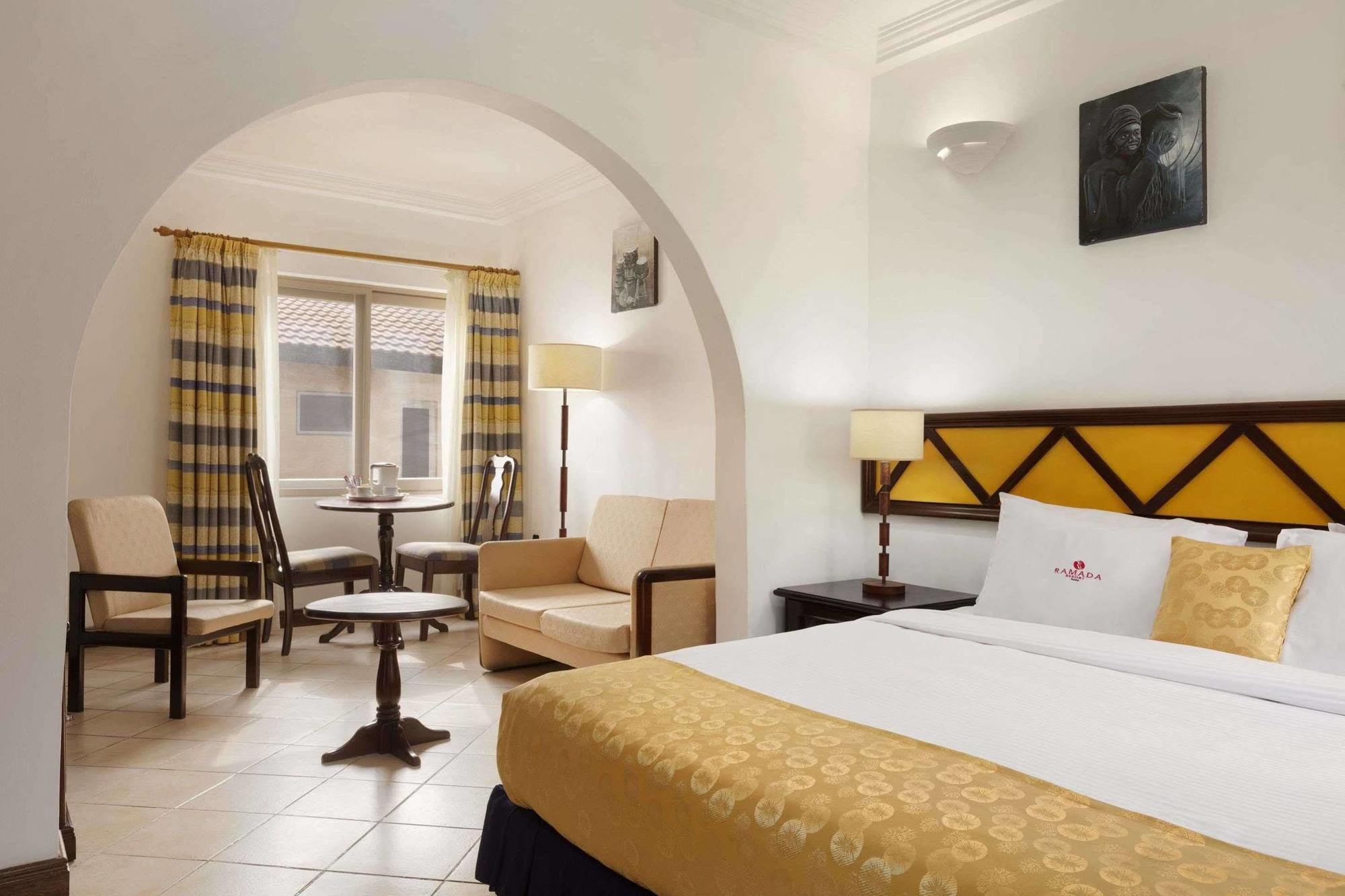 Ramada Resort Accra Buitenkant foto