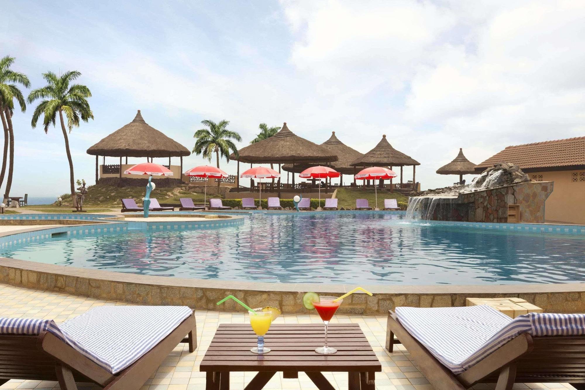 Ramada Resort Accra Buitenkant foto