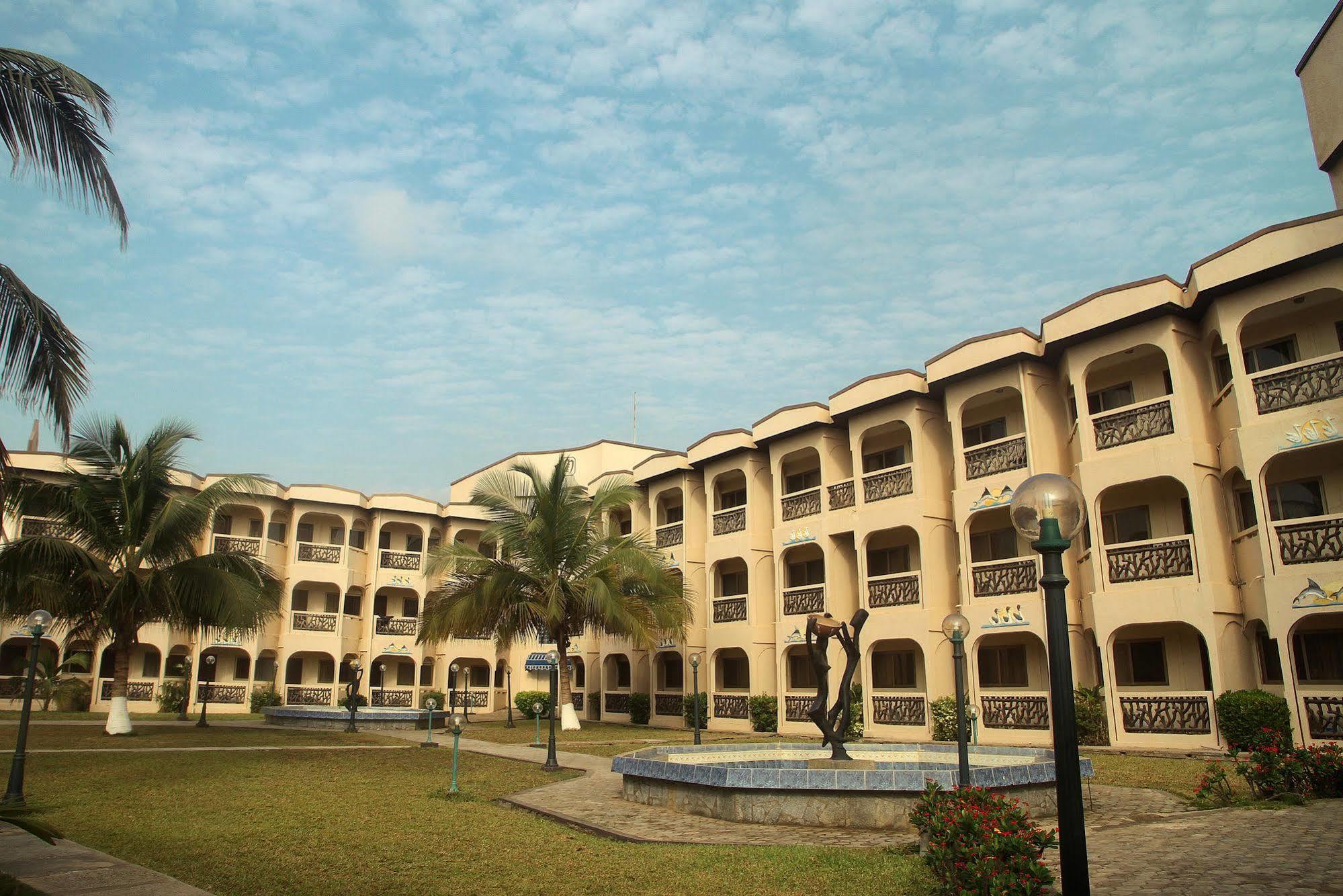 Ramada Resort Accra Buitenkant foto